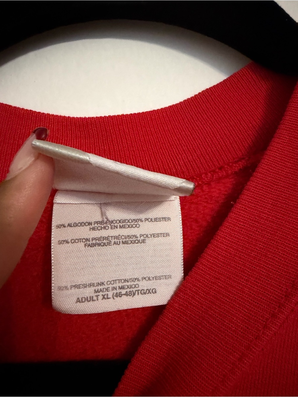 Disney Men's Red Mickey Graphic Sweatshirt - VNTG - Picture 2 of 4
